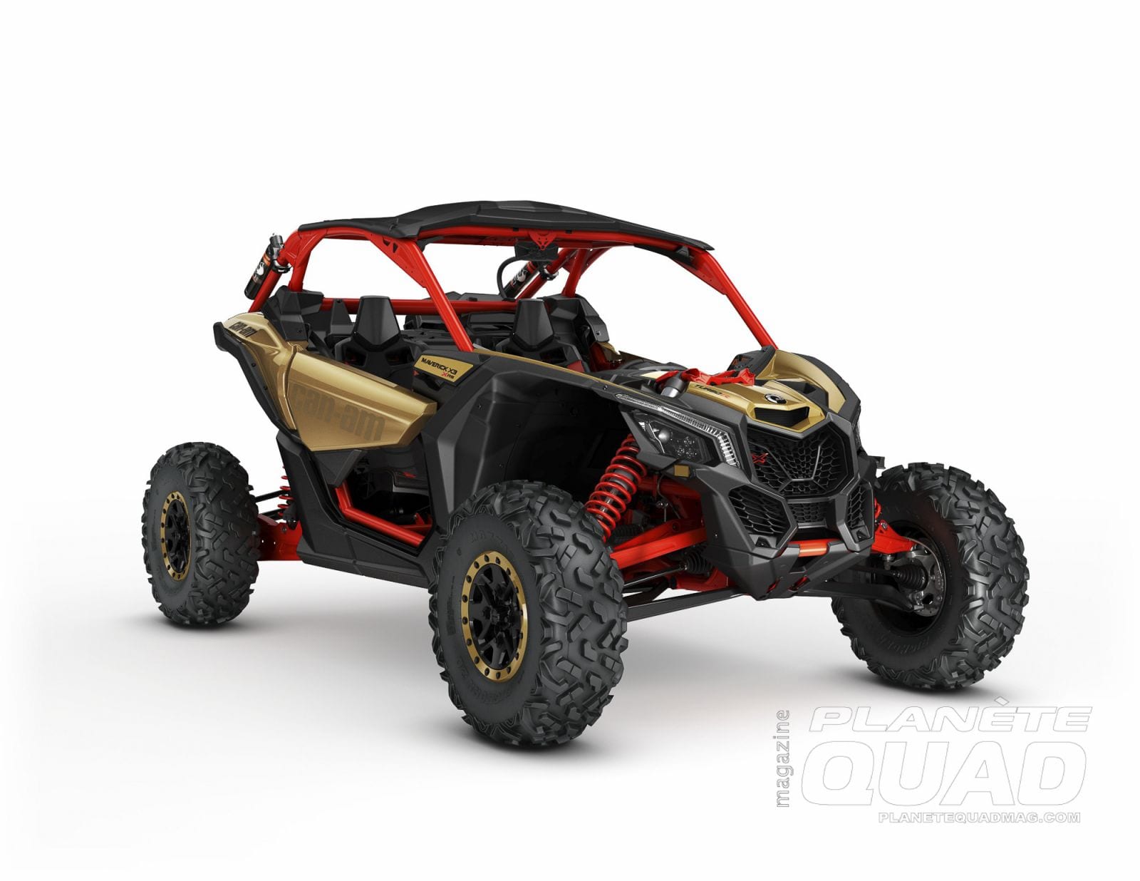 2017 Maverick X3 X rs TURBO R Gold and Can-Am Red_3-4 front