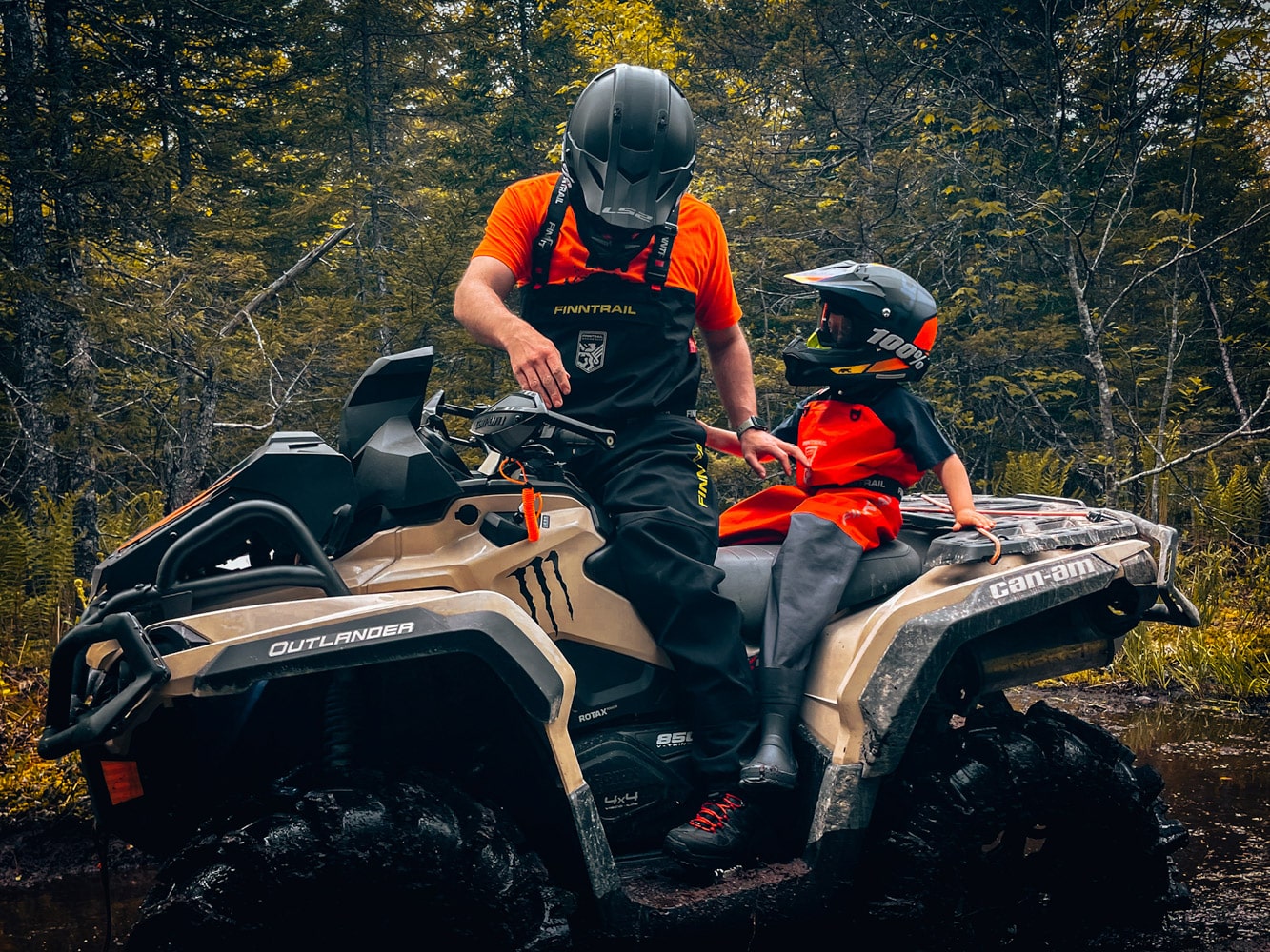 Les gants obligatoires en quad