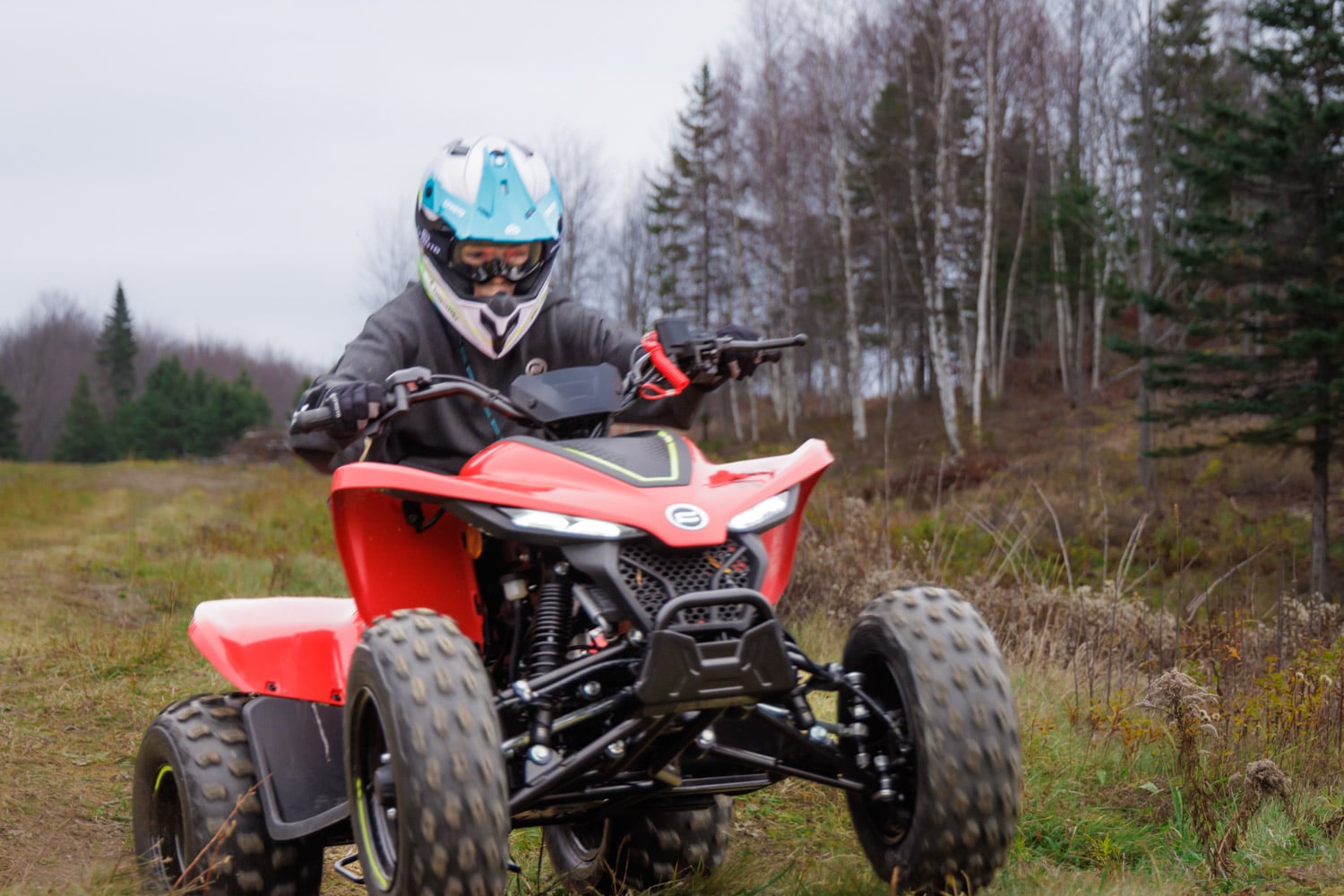 CF MOTO INITIE LES ENFANTS AU QUAD AVEC LE CFORCE 110