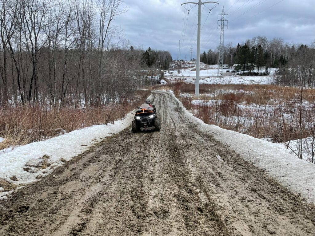 Randonnée-hivernale-en-quad-dans-les-Hautes-Laurentides