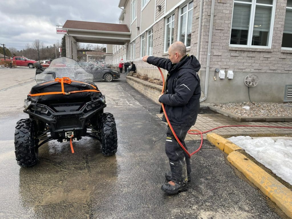 Randonnée-hivernale-en-quad-dans-les-Hautes-Laurentides