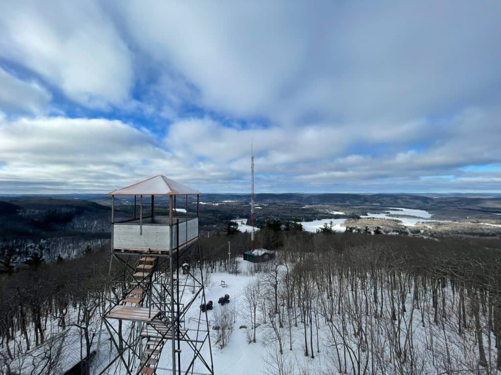 Randonnée-hivernale-en-quad-dans-les-Hautes-Laurentides