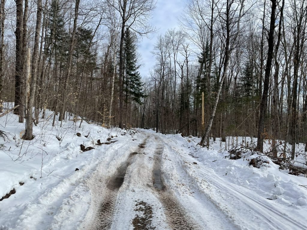 Randonnée-hivernale-en-quad-dans-les-Hautes-Laurentides