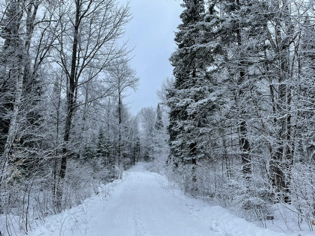 Randonnée-hivernale-en-quad-dans-les-Hautes-Laurentides