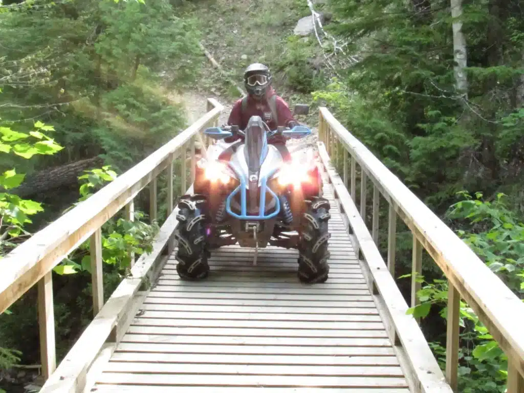 Les jeunes et le quad