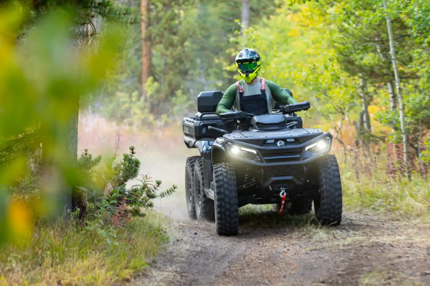 La maniabilité impressionne malgré l’essieu supplémentaire.
