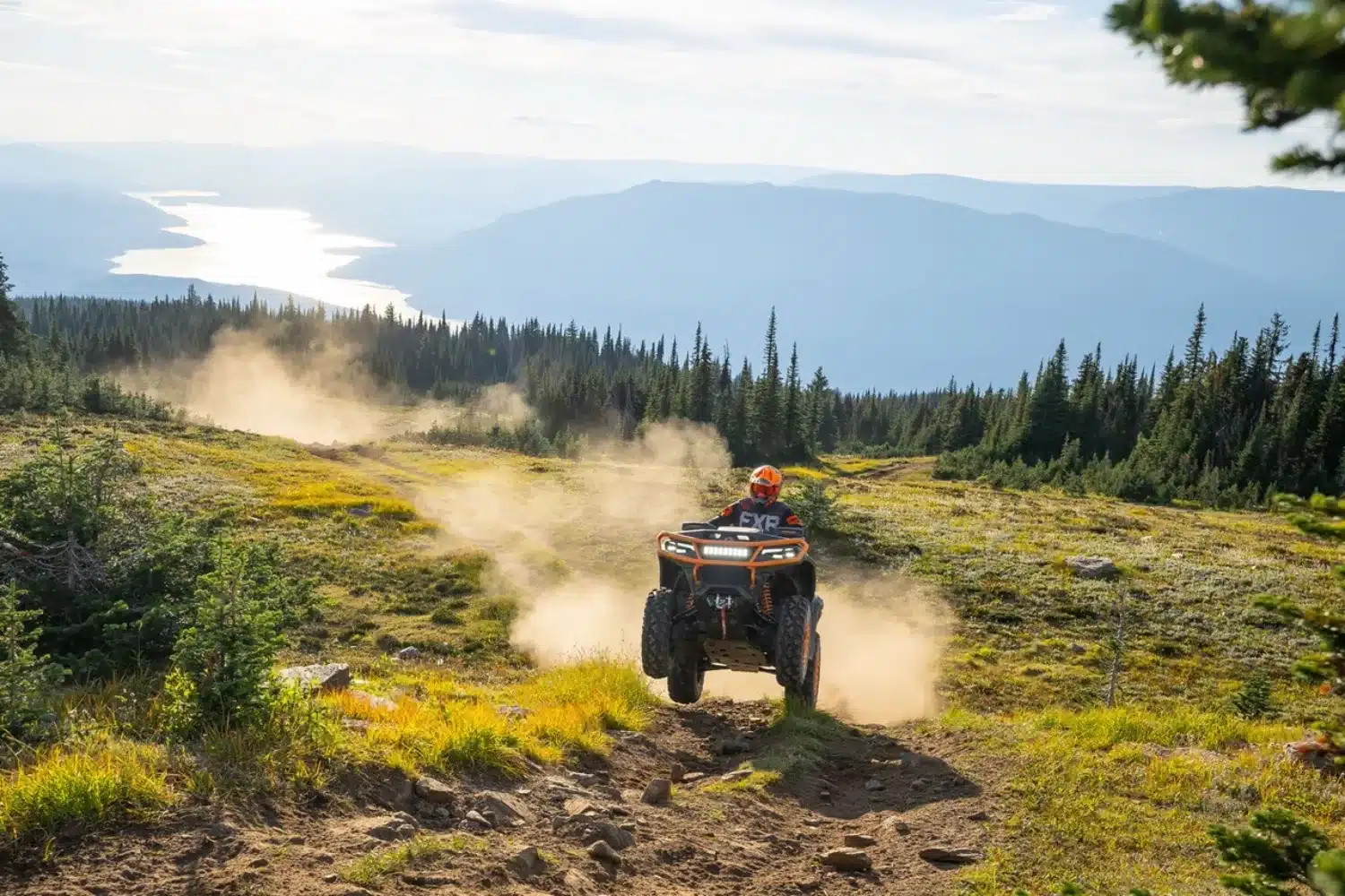 Que de plaisir à bord du 2026 Can-Am Outlander XT-P 1000R équipé de la suspension Smart-Shox !