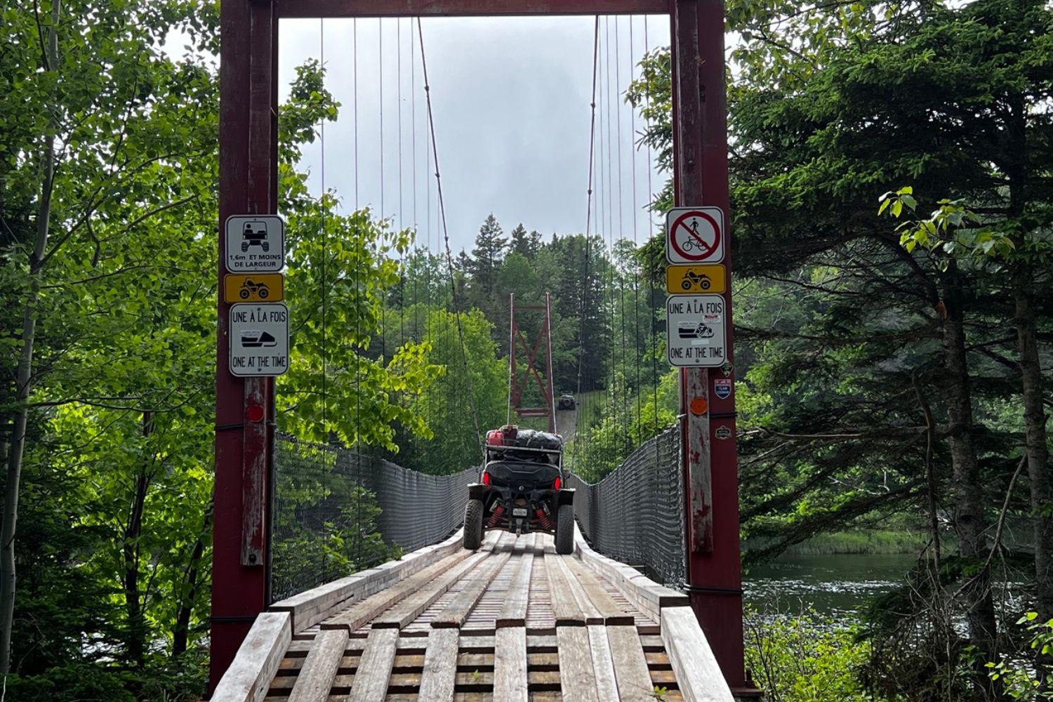 C’est serré à 64 pouces de large.