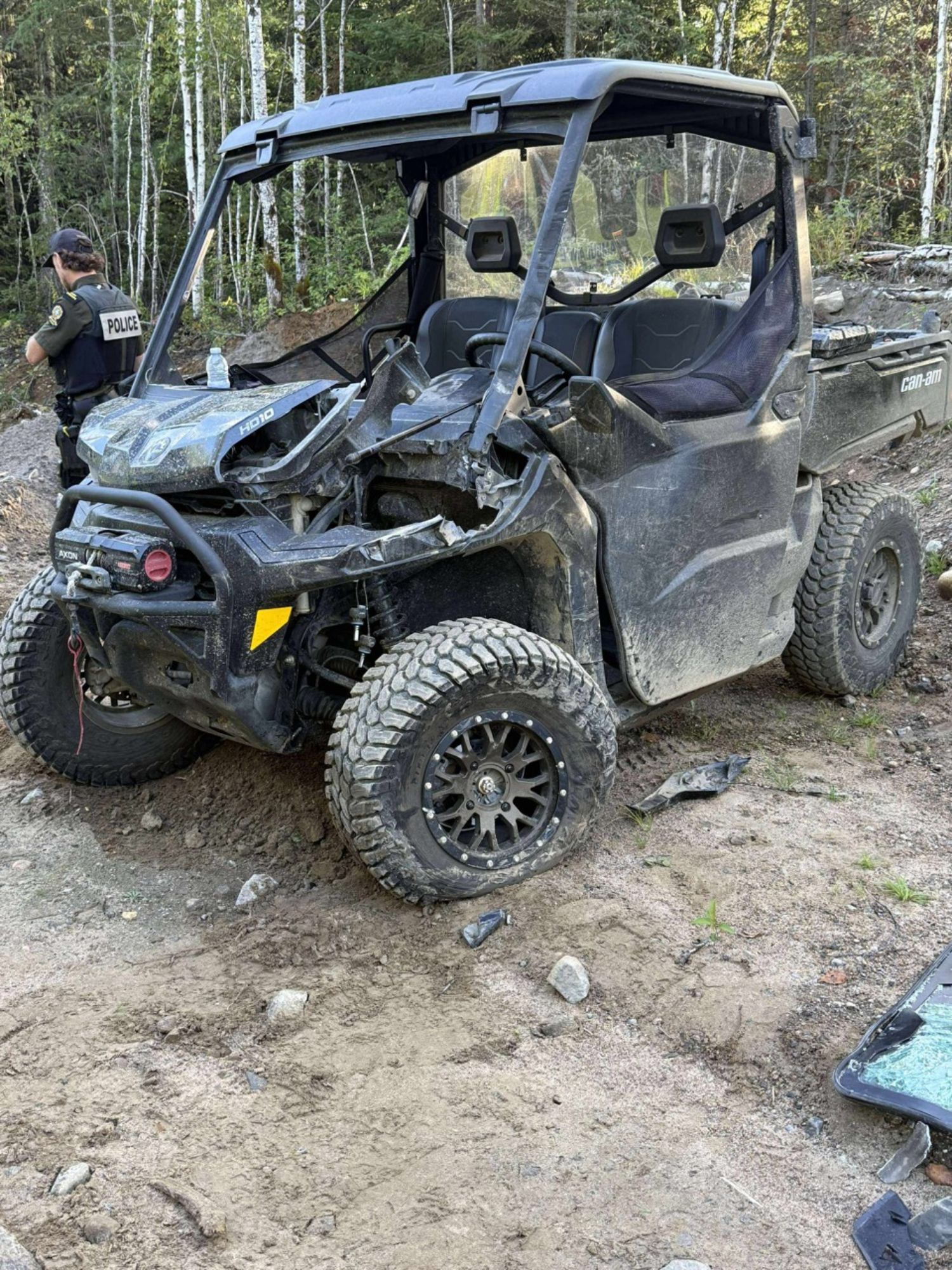 Celui-ci a encaissé la collision frontale causée par le premier.