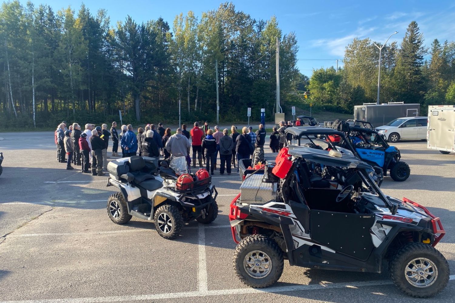 Briefing avant le départ de randonnée