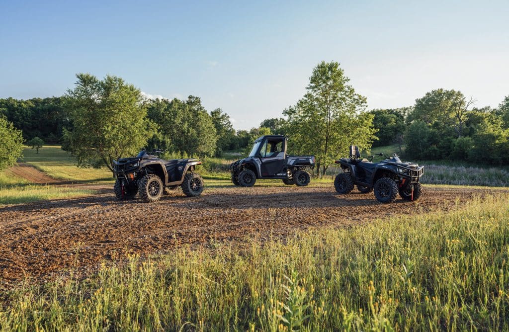 Gamme Arctic Cat 2027 de VTT Alterra et de côte à côte Prowler